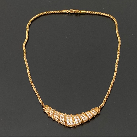 Vintage 70’s SWAROVSKI Swan Signed Gold-tone Slope V Bar Pendant Necklace 17g - Picture 5 of 15